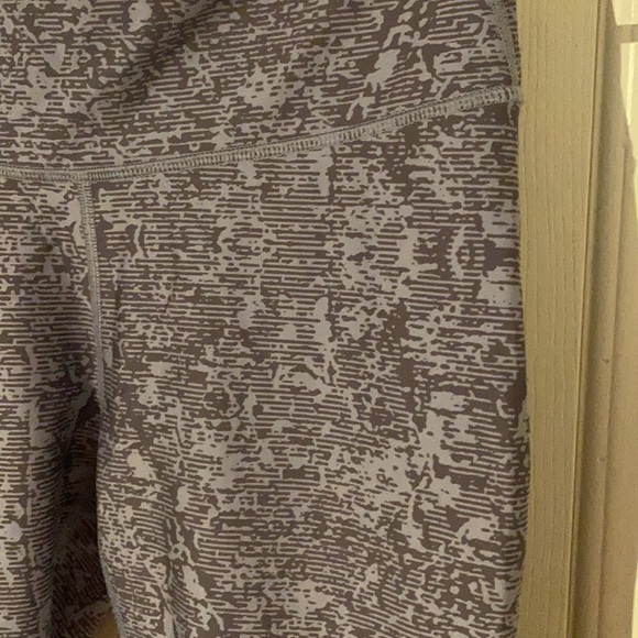 Fabletics tights - Picture 2 of 3